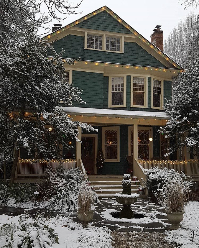 Bed & Breakfast Inns and Cottages – A Warm & Relaxing Way To Experience Asheville, NC with Angela Harrell